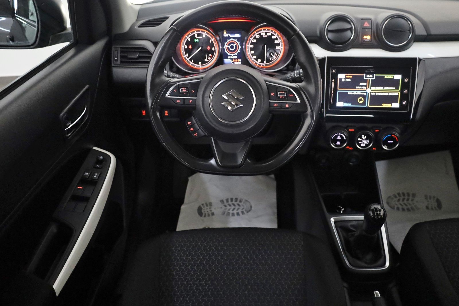 Fahrzeugabbildung Suzuki Swift Comfort, Navi, Kamera, 8 fach Aluräder