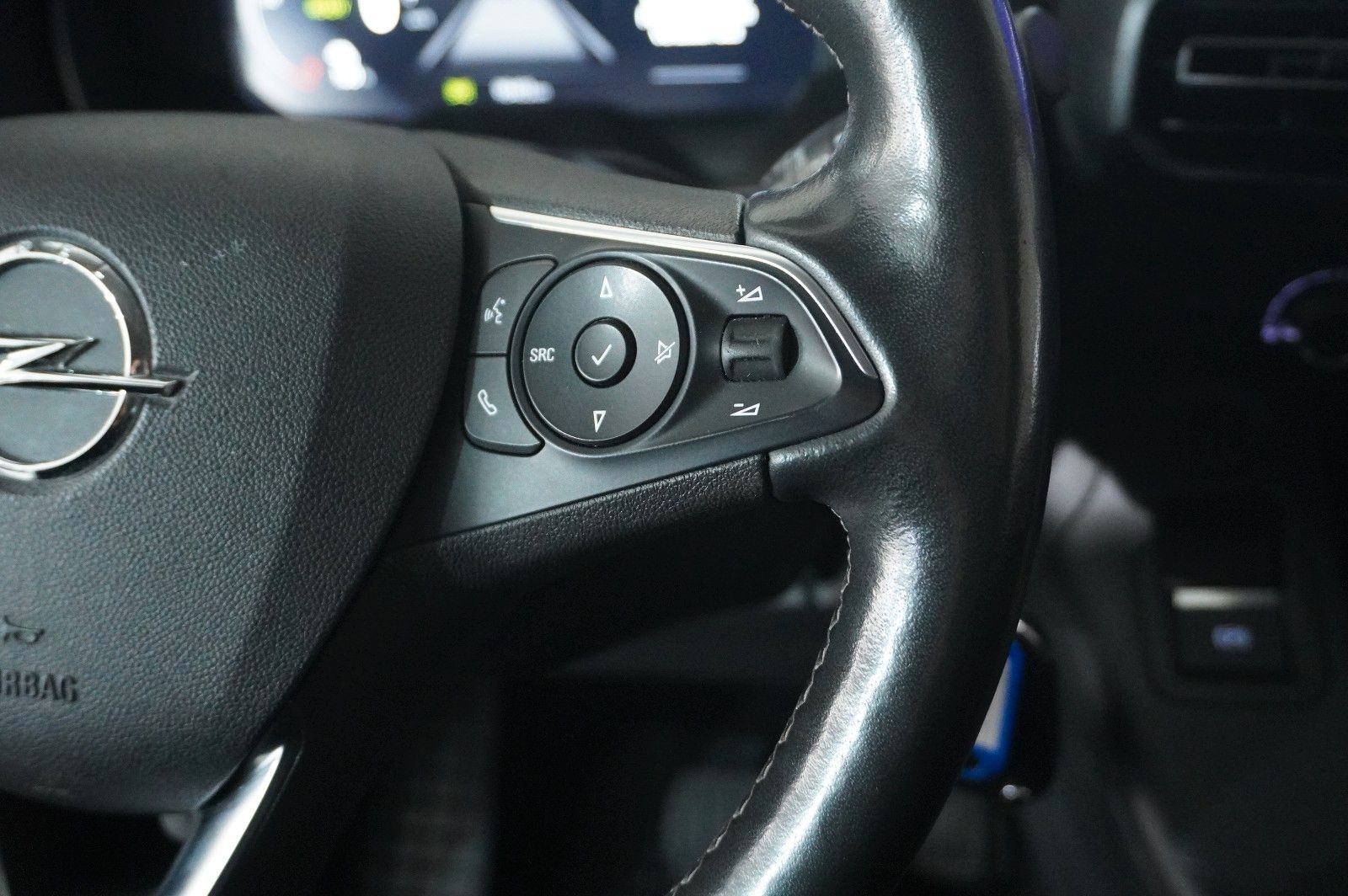 Fahrzeugabbildung Opel Combo-e LIFE ELEGANCE 11KW NAVI/KAMERA/VIRT./DAB
