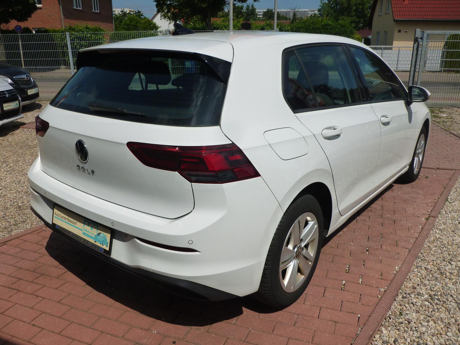 Volkswagen Golf VIII Lim. Life Digi.Cockpit/DSG/Navi/LED