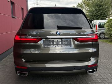 BMW X7 - 7