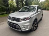 Suzuki Vitara 1.4 S 4x4 Automatik 1.Hand wenig km - Suzuki Vitara: 5 Türen