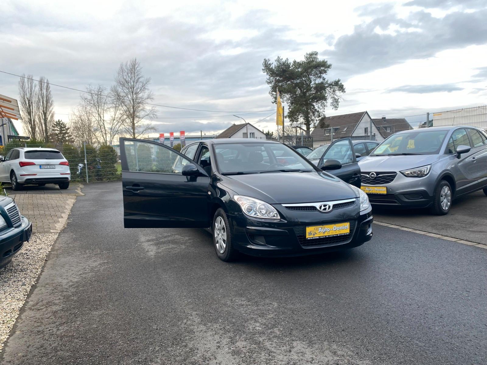 Hyundai i30 1.Hand Klima TÜV NEU AHK