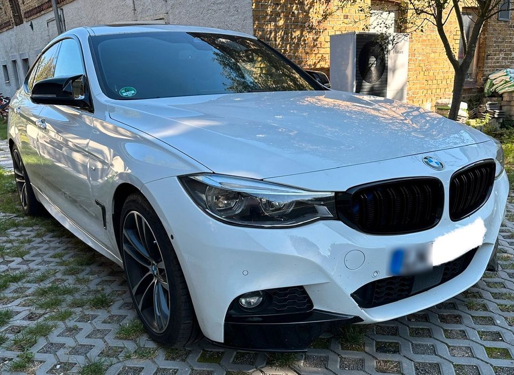 Image of BMW 330