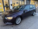 Volkswagen VOLKSWAGEN Passat Variant 1.6 TDI SCR DSG Busine - Volkswagen Passat: V6 TDI