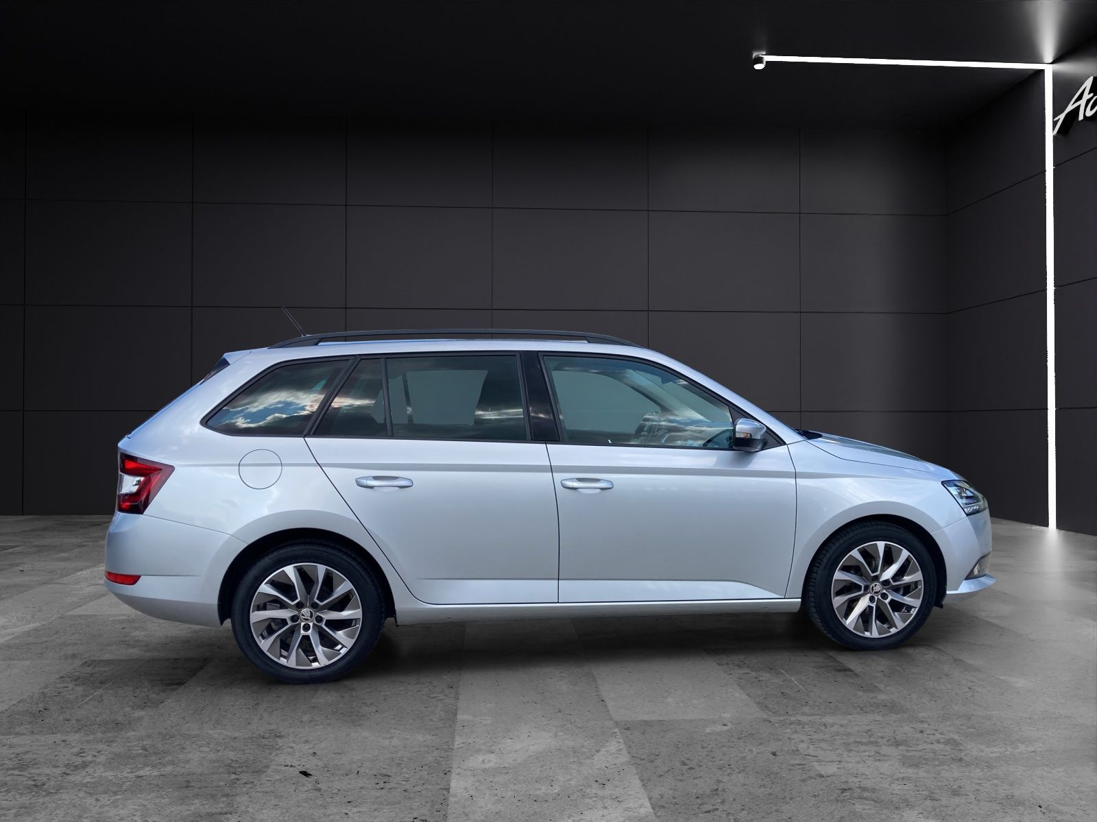 Fahrzeugabbildung SKODA Fabia Combi TSI Clever Best-off LED Navi GRA PDC