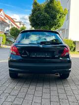 Peugeot 207 120 Active - Peugeot 207 Active mit Benzin-Antrieb