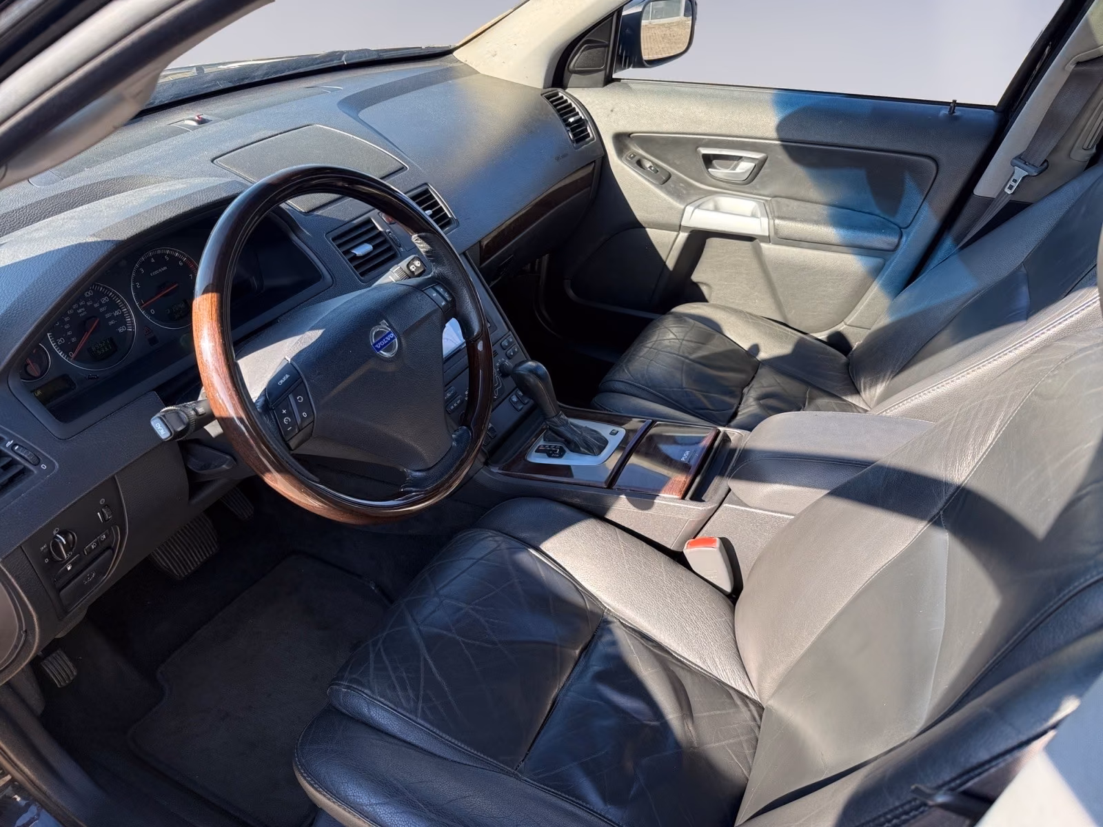 VOLVO XC90 T6 AWD | 272 ch | BVA | TOIT OUVRANT | TOIT PANORAMIQUE | VOLANT EN CUIR | 7-PLACES  | XENON | MÉMOIRE