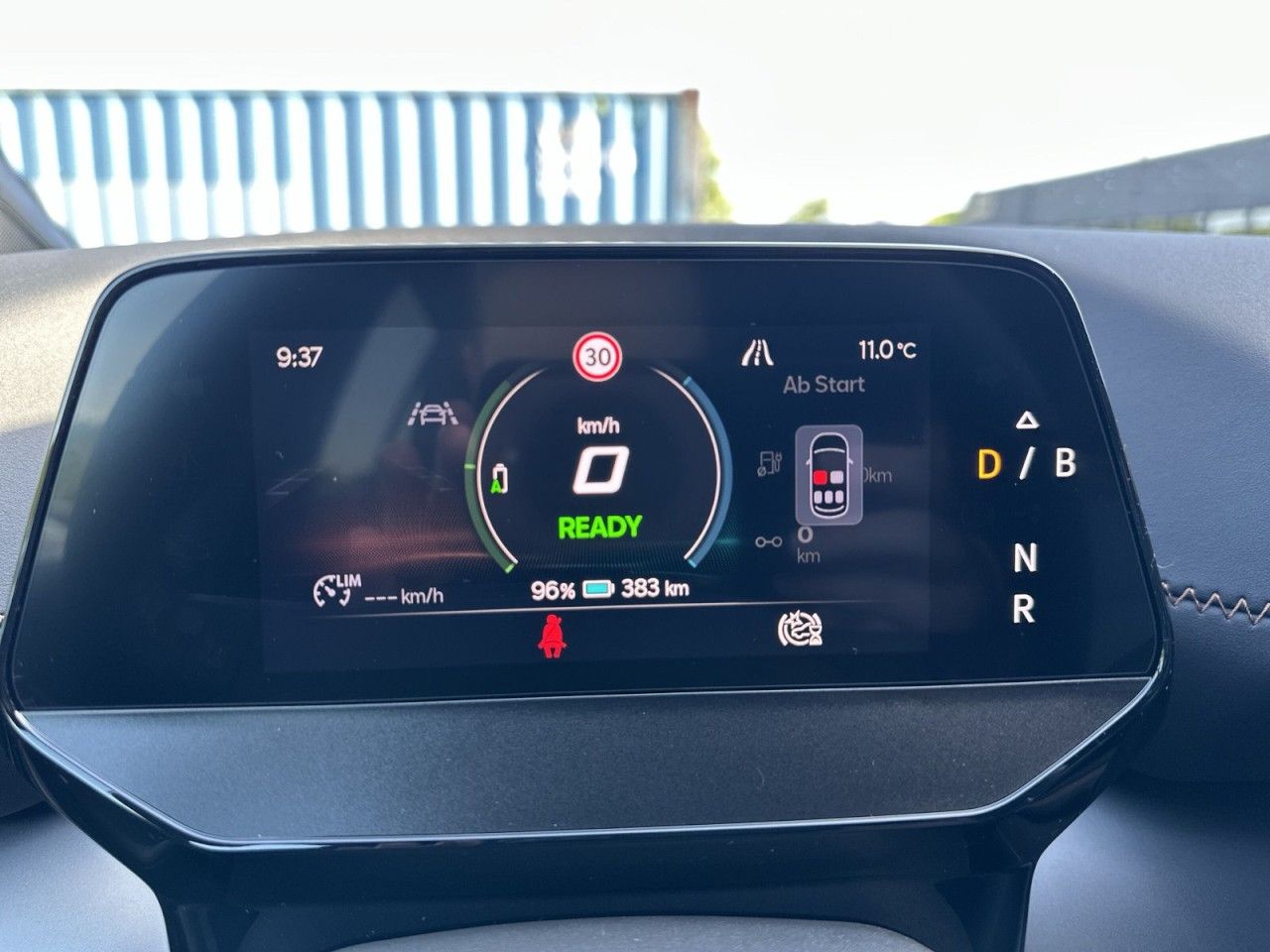 Fahrzeugabbildung CUPRA Born 170 kW Edition Dynamic - mit KI generiert/bearbeitet