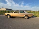 Mercedes-Benz 240 D - Mercedes-Benz 240 mit Diesel-Antrieb