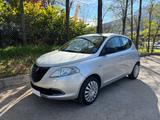 Lancia Ypsilon 1.2 69 CV 5 porte Elefantino - silberne Lancia Ypsilon