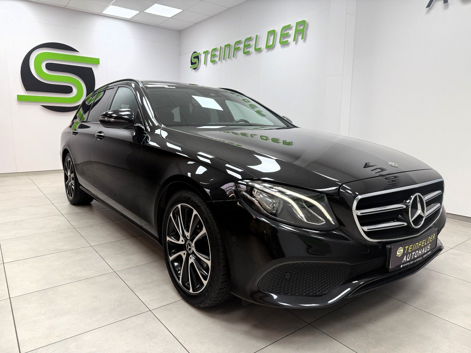 MERCEDES-BENZ E 200 WIDESCREEN/PANORAMA/MULTIBEAM