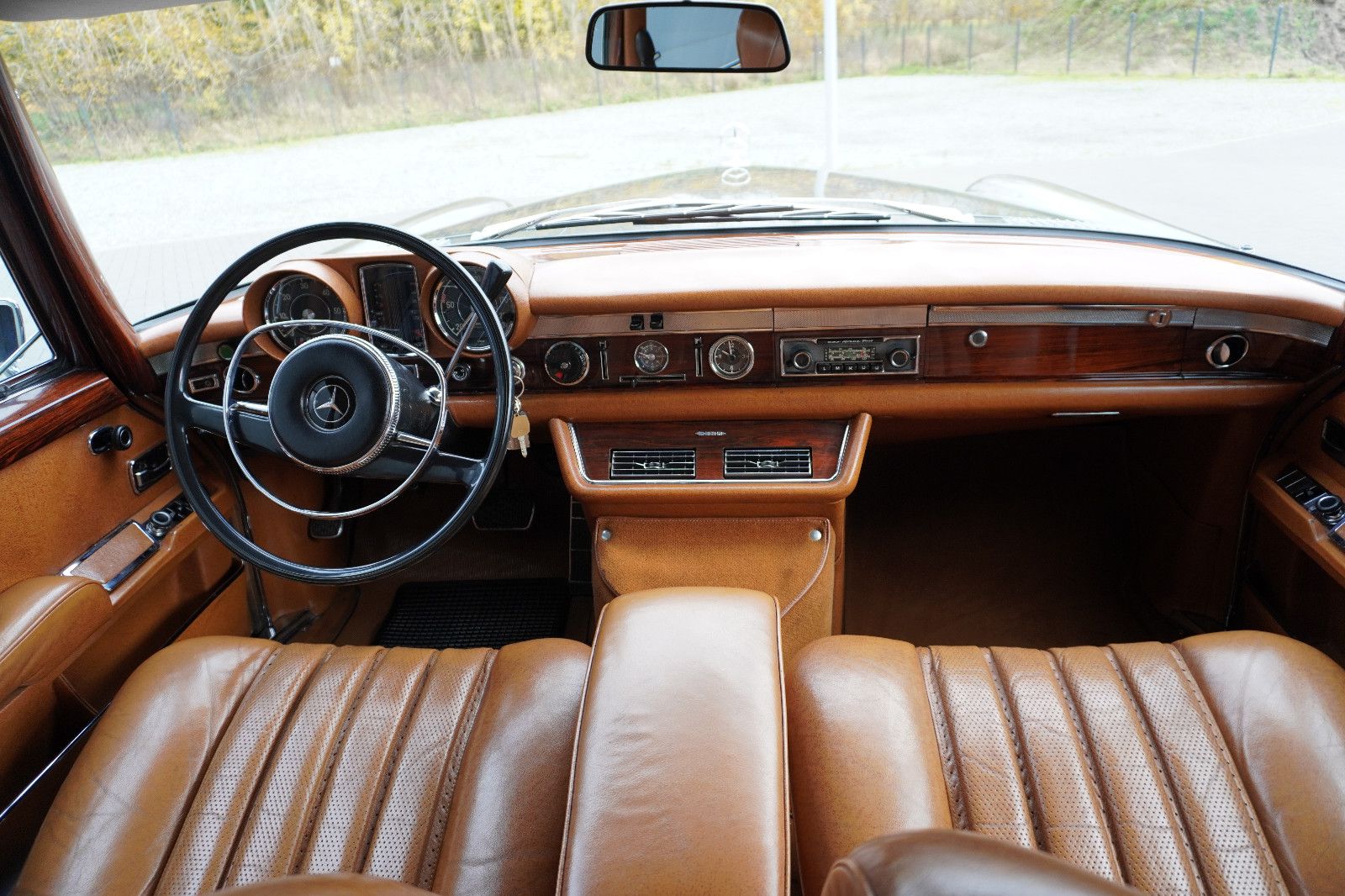 Fahrzeugabbildung Mercedes-Benz 600