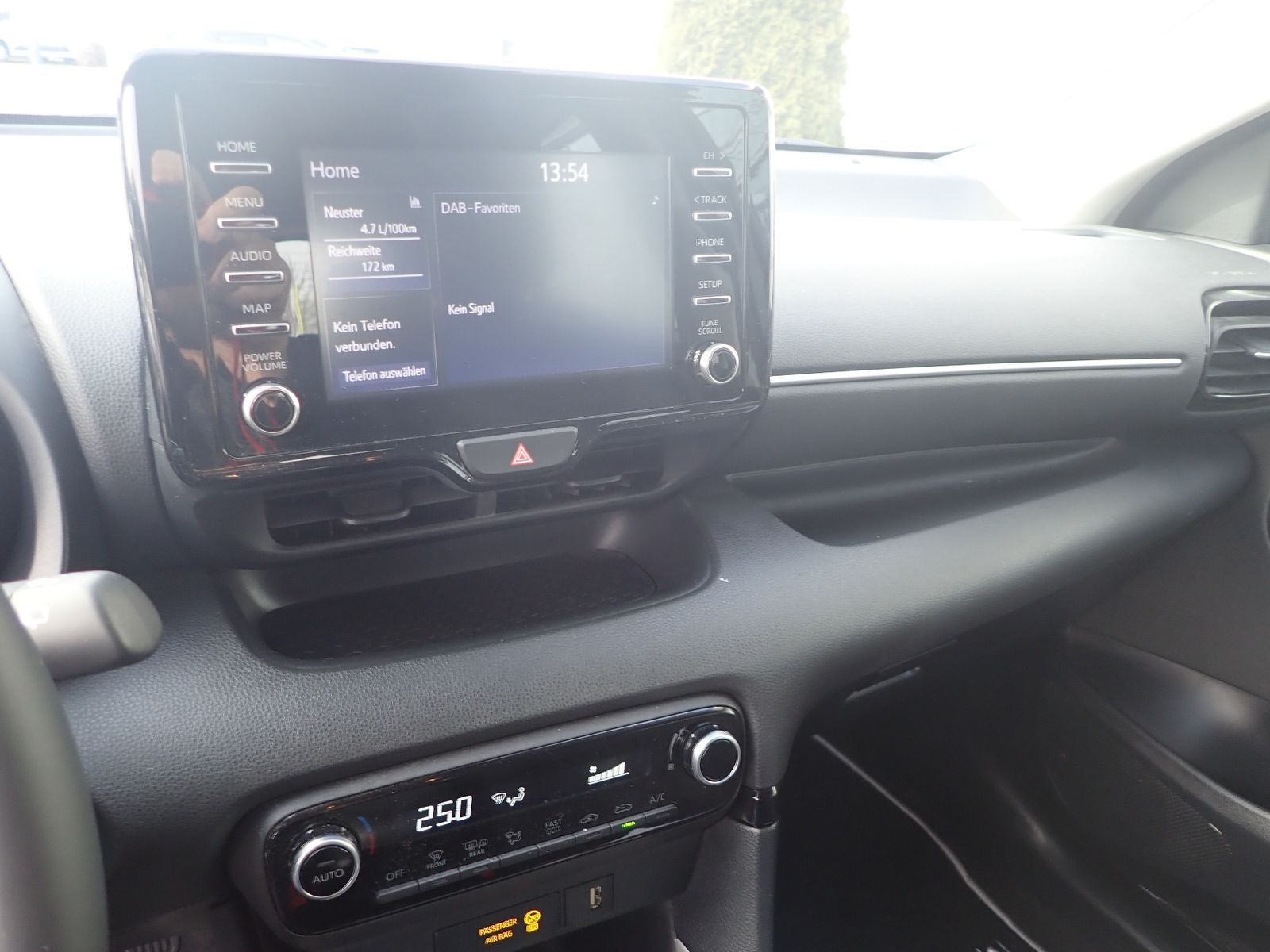 Fahrzeugabbildung Toyota Yaris Hybrid Team Deutschland