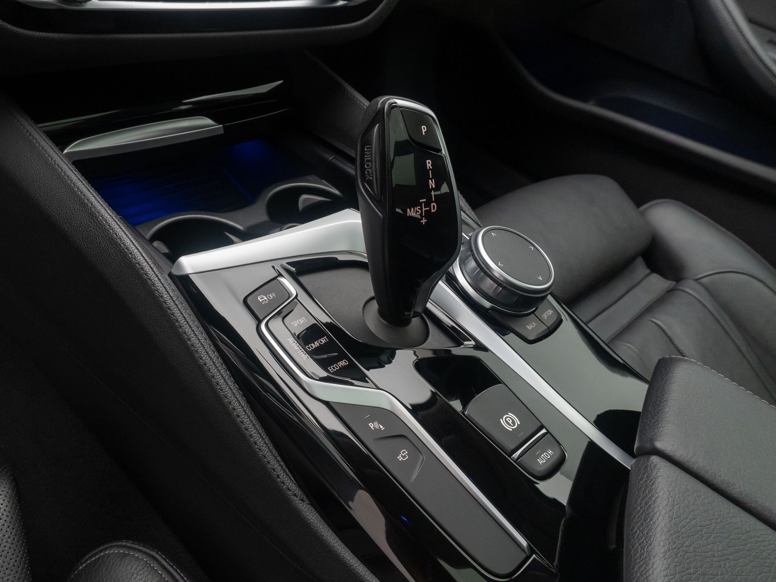 Fahrzeugabbildung BMW 520d Luxury Line 360&deg;DAB Alarm DisplKey Panorama