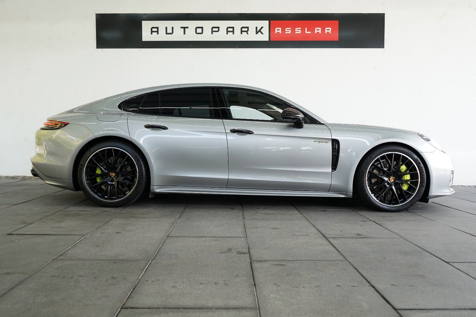 Porsche Panamera 4 E-Hybrid Edition 10 Jahre/SportDesign