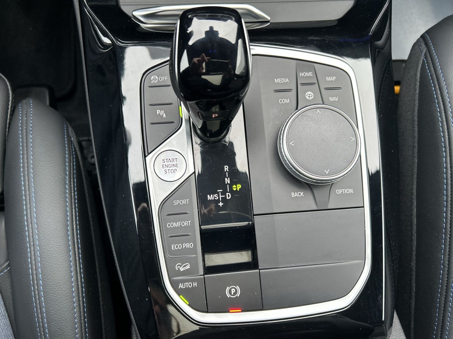 Fahrzeugabbildung BMW X3 xDrive 20iA M Sport Navi groß Panorama HiFi 2