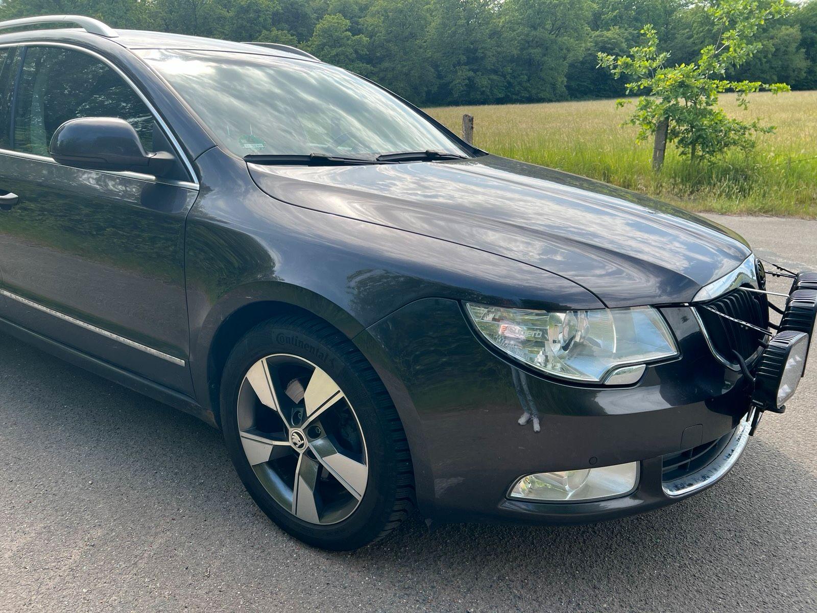 Skoda Superb 2010 — photo 8