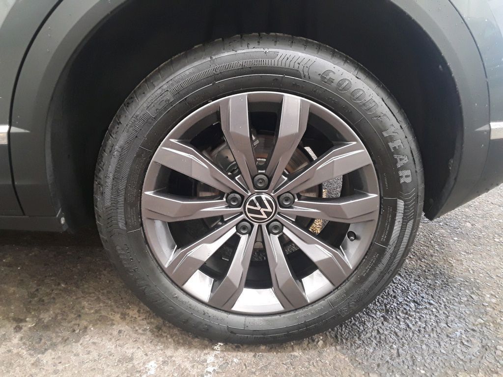 Volkswagen T-Roc Sport 1.5 TSI DSG AHK*Pano*RFK*PDC*Tempo