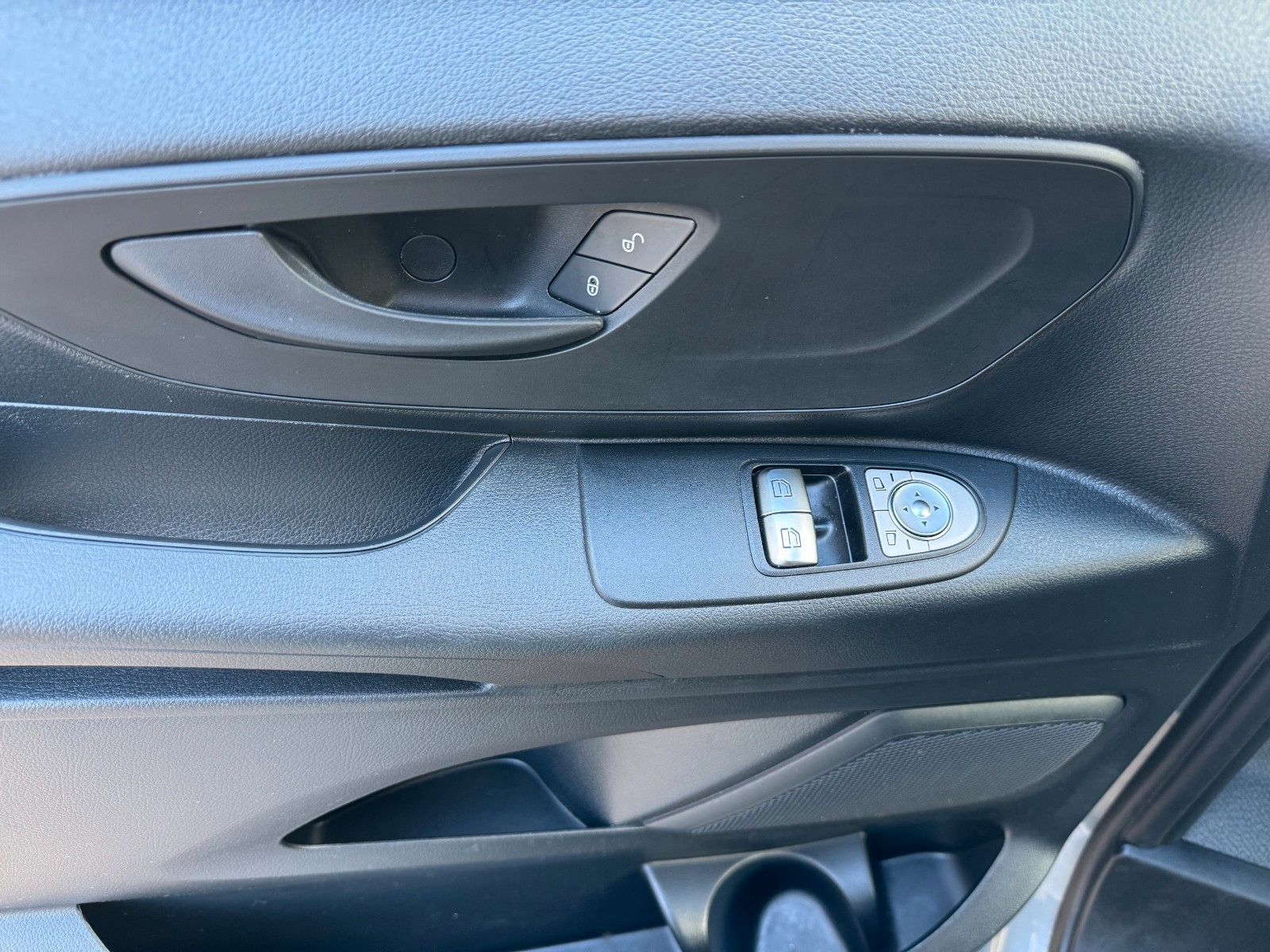 Fahrzeugabbildung Mercedes-Benz Vito 116 CDI 9G Klima Kamera AHK2,5to