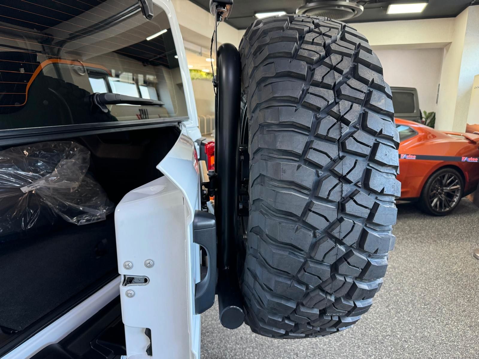 Fahrzeugabbildung Jeep RUBICON 392-V8-3" FAHRWERK-37" REIFEN-POWERSTEPS