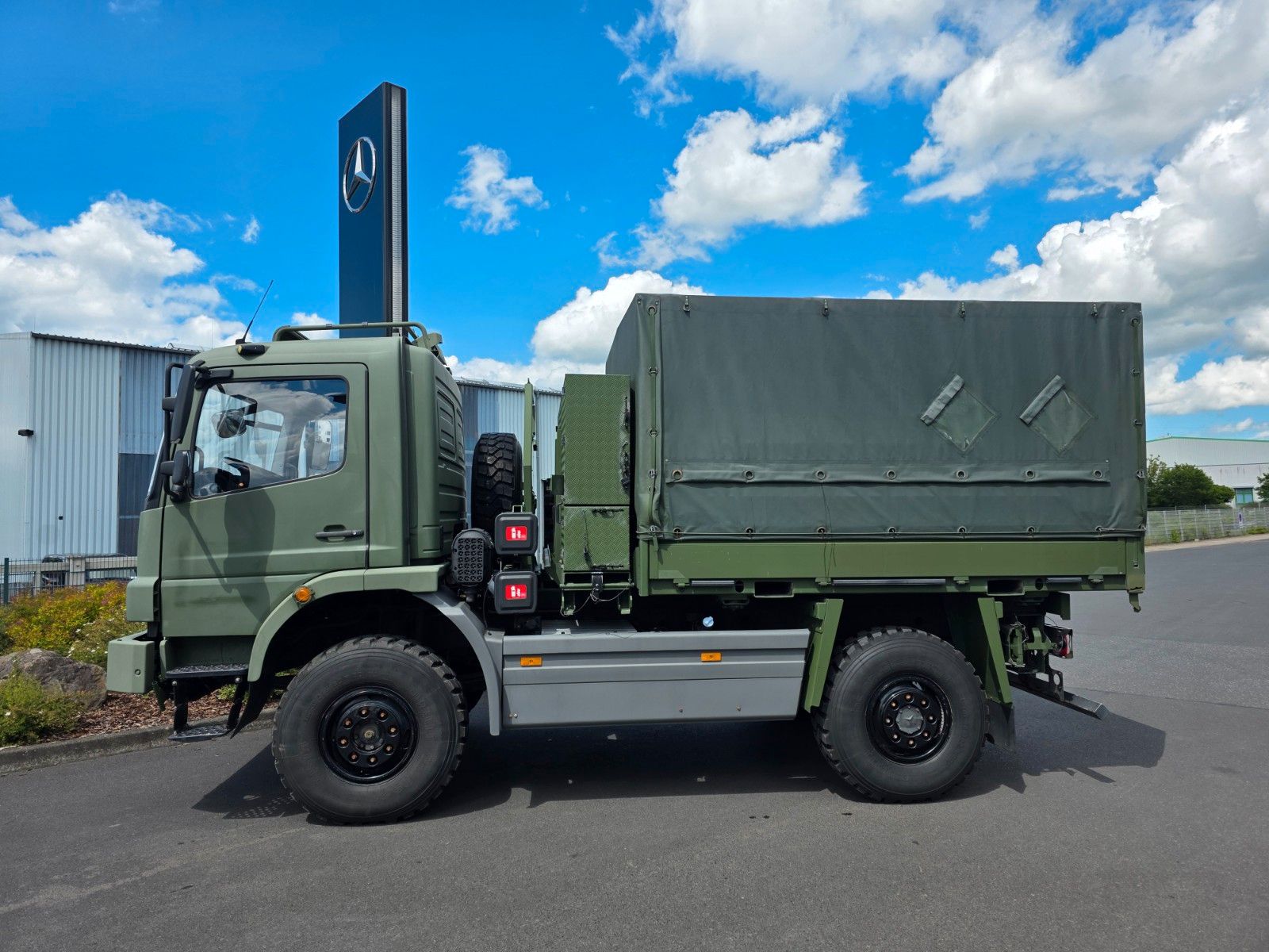 Fahrzeugabbildung Mercedes-Benz Atego 1018 A 4x4 Pritsche Plane mehrfach vorh.