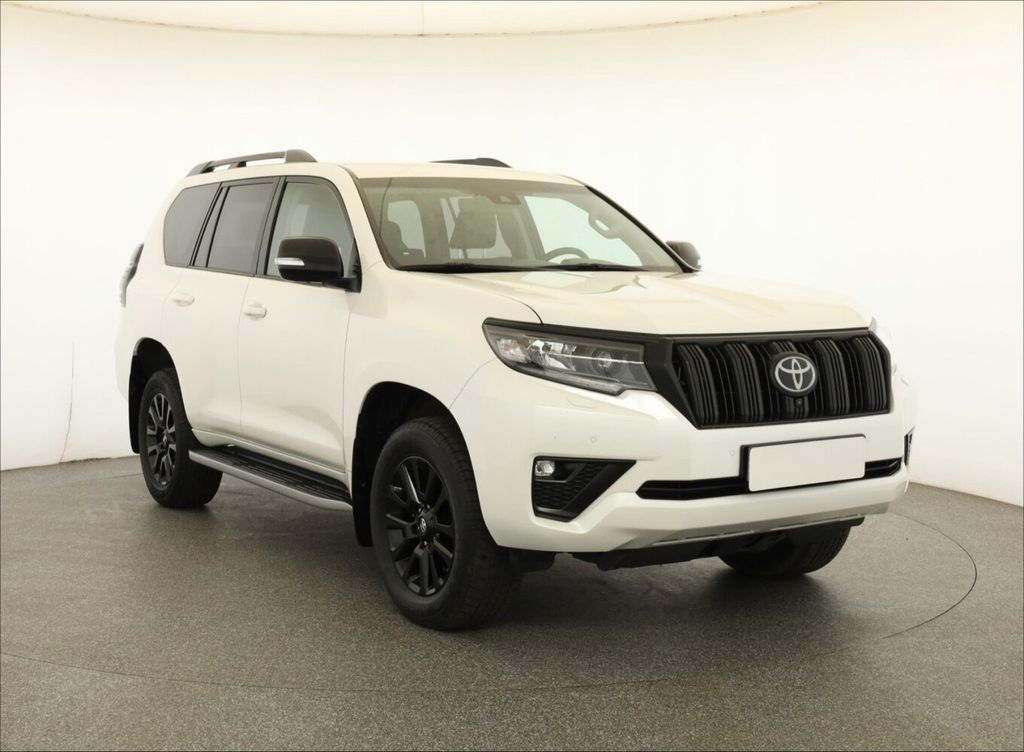 Image of Toyota Land Cruiser