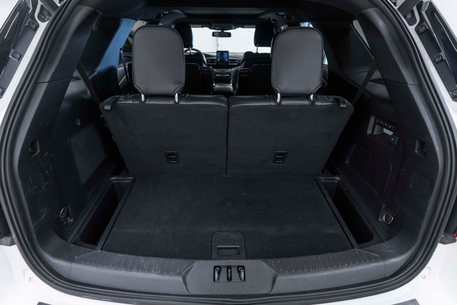 Fahrzeugabbildung Ford Explorer ST 3.0L AWD ACC LED 360° B&O PANO AHK