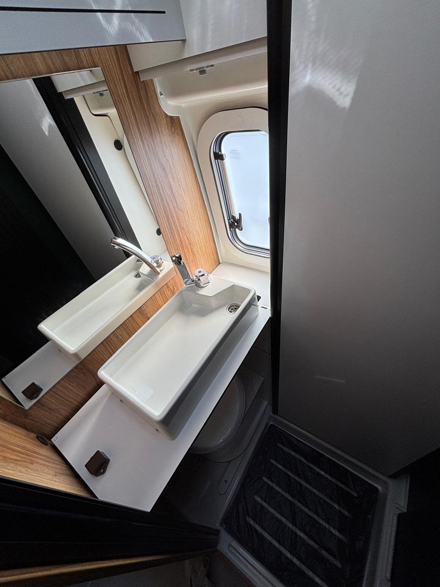 Fahrzeugabbildung Karmann Dexter DE 580 140 PS und Concept Paket