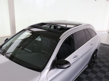 Mercedes-Benz C 250 AVANTGARDE 9G LED NAVI COMAND PANORAMA