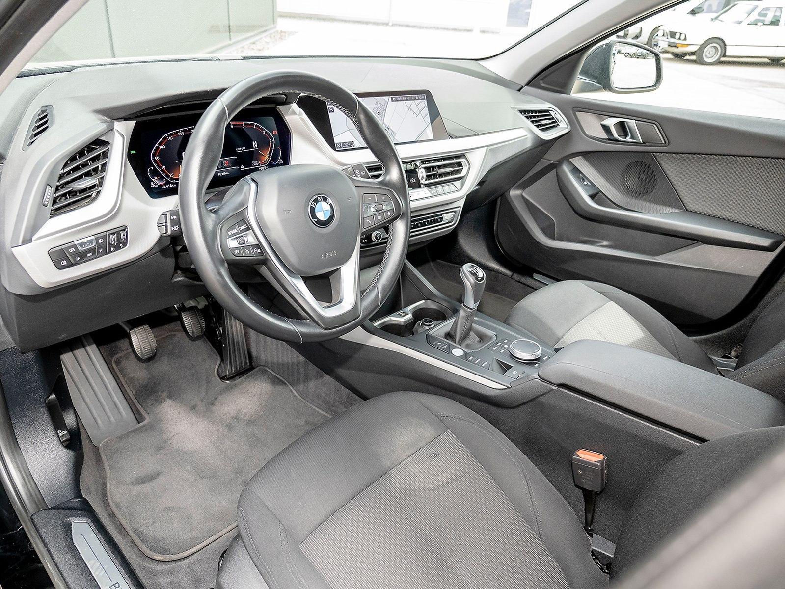 BMW 118d 5-Tür Pano-Dach LED Tempomat PDC DAB 1VB