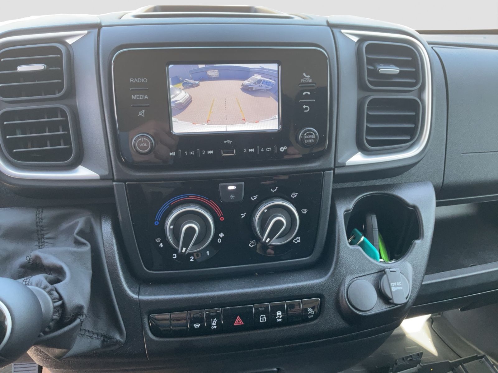 Fahrzeugabbildung Fiat Ducato L2H2 140 Maxi Rückfahrkamera