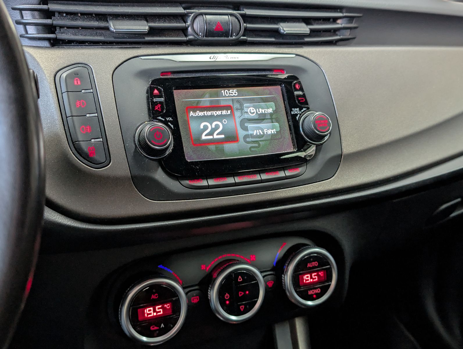 Fahrzeugabbildung Alfa Romeo Giulietta Turismo 1.4 Turbo XENON TEMP MFL ALU