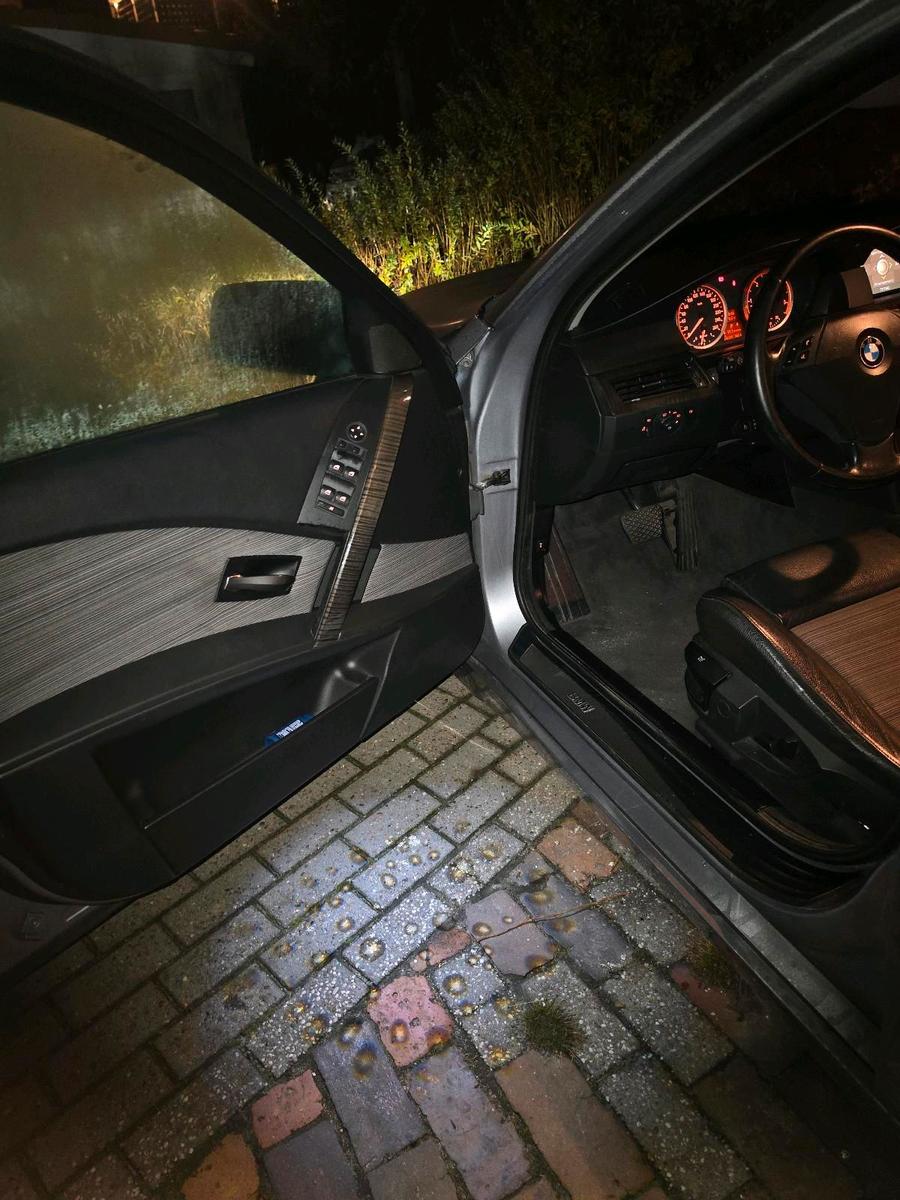BMW 520 2007 — interior