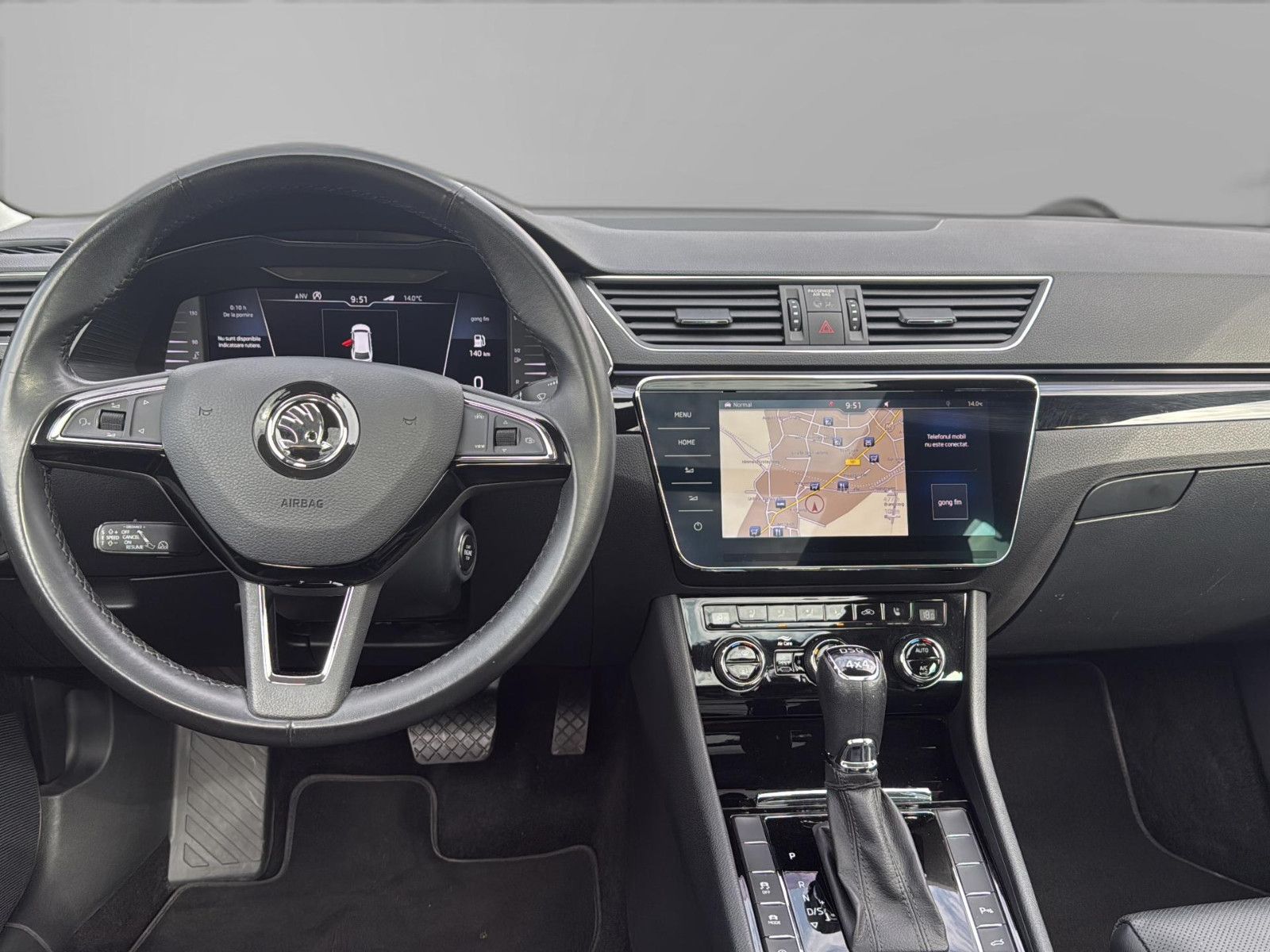 Fahrzeugabbildung SKODA Superb Combi L&K 4x4/ unfallfrei