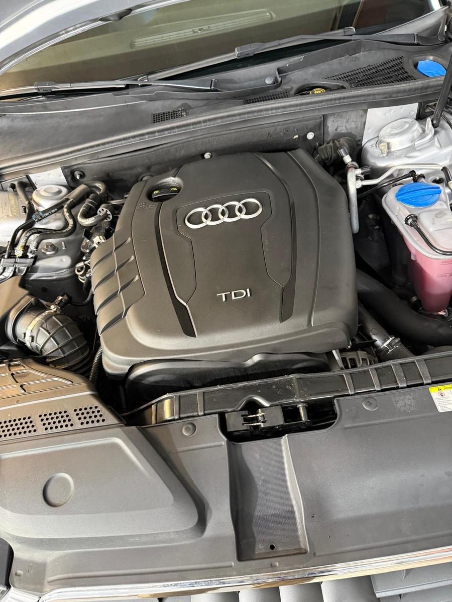 Audi A4 2015 — interior