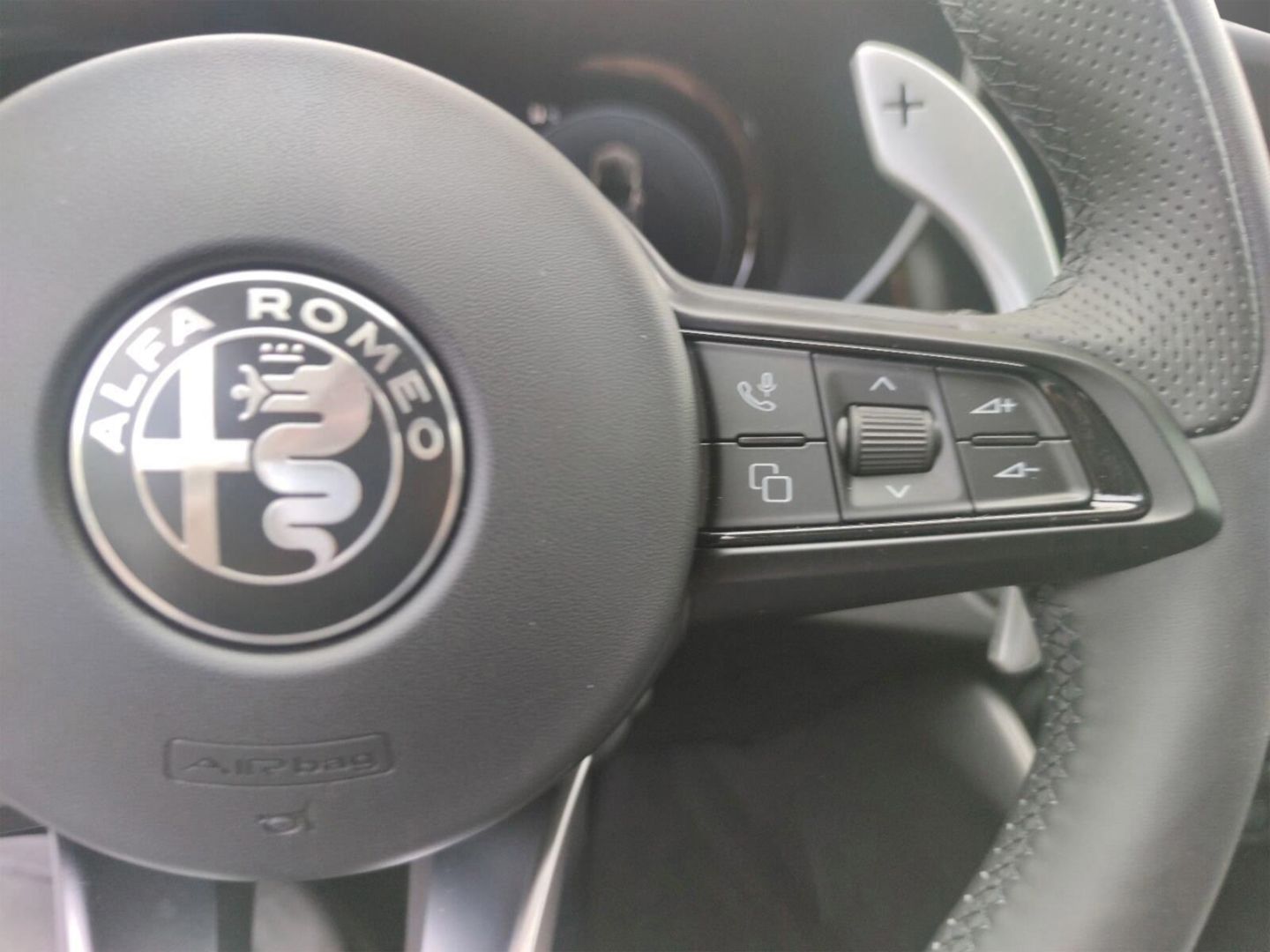 Fahrzeugabbildung Alfa Romeo Giulia 2.0Turbo Q4 Veloce +HARMAN/KARDON+PANORAM