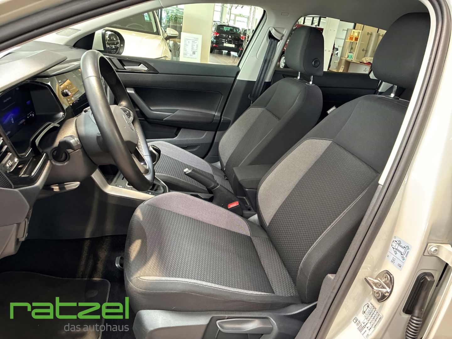 Fahrzeugabbildung Volkswagen Taigo Life 1.0 TSI Digitales Cockpit LED DAB SHZ