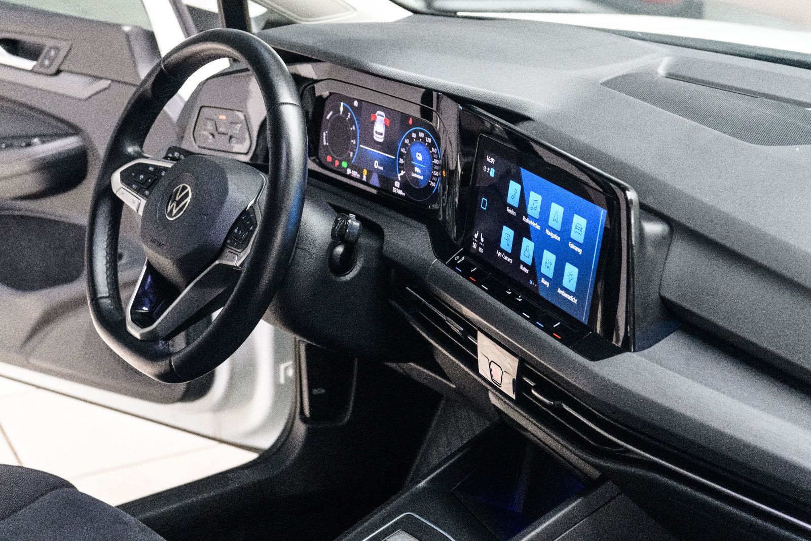 Fahrzeugabbildung Volkswagen Golf  Style eHybrid PHEV +150kw+DSG+ACC+AppCon.