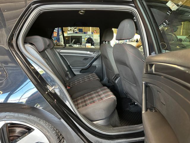 Volkswagen Golf GTI *SPORT-FAHRWERK*NAVI*ACC*PERFORMANCE*
