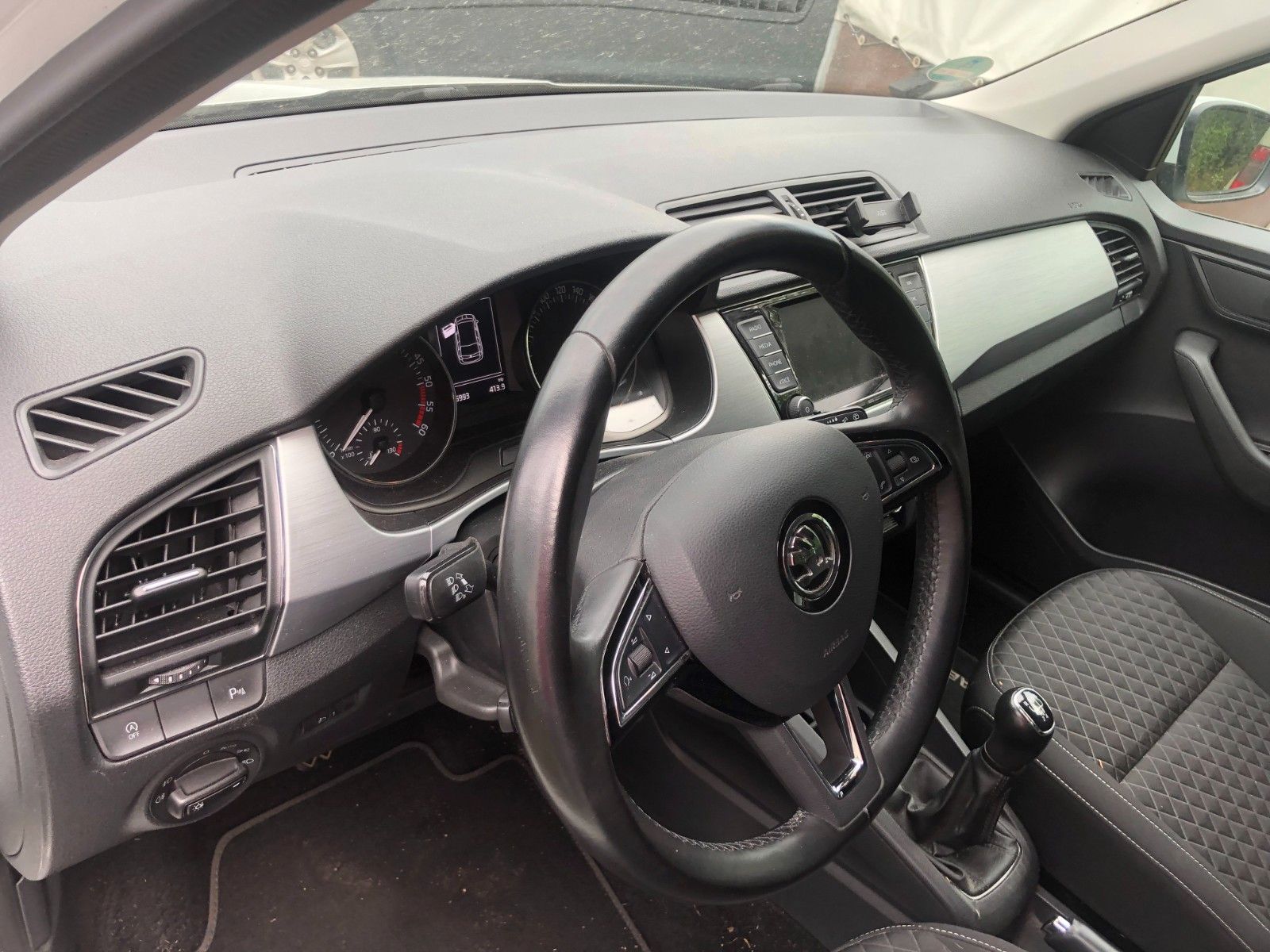 Fahrzeugabbildung SKODA Fabia Combi Drive leichter Seitenschaden
