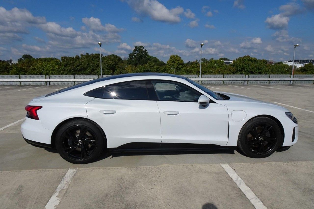 Fahrzeugabbildung Audi e-tron GT 350kW quattro Leder LED Navi Klima
