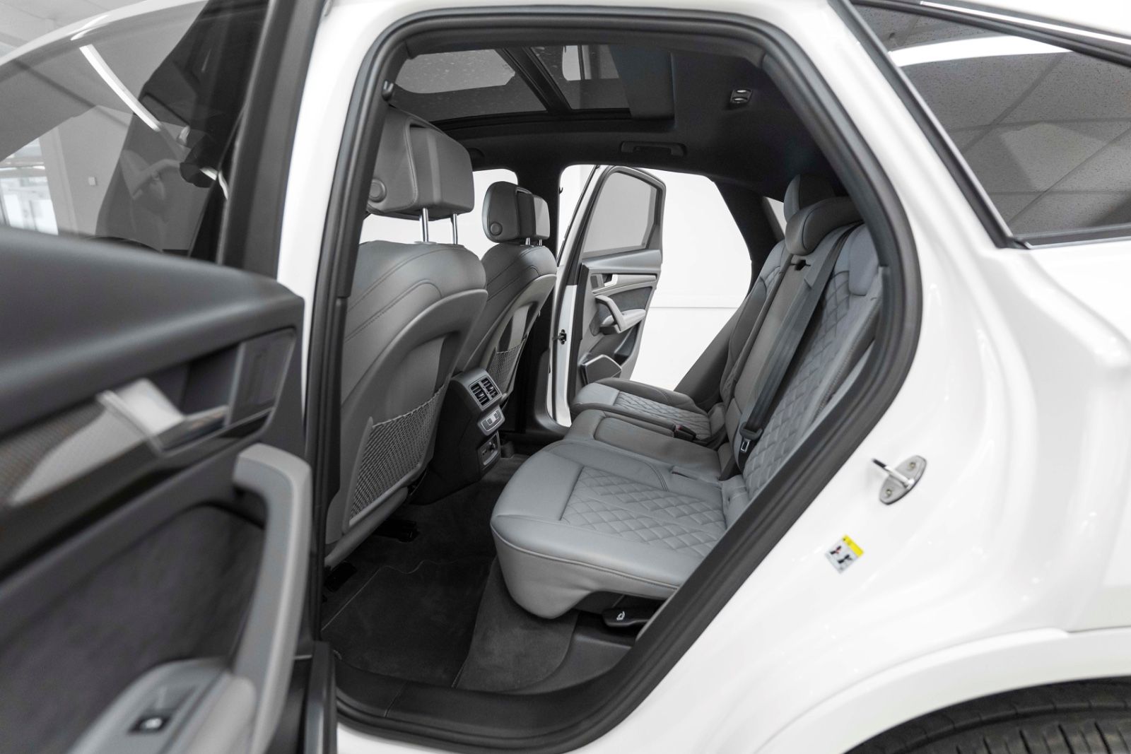 Fahrzeugabbildung Audi SQ5 Sportback 3.0L TFSI ACC 360° LED PANO MEMORY
