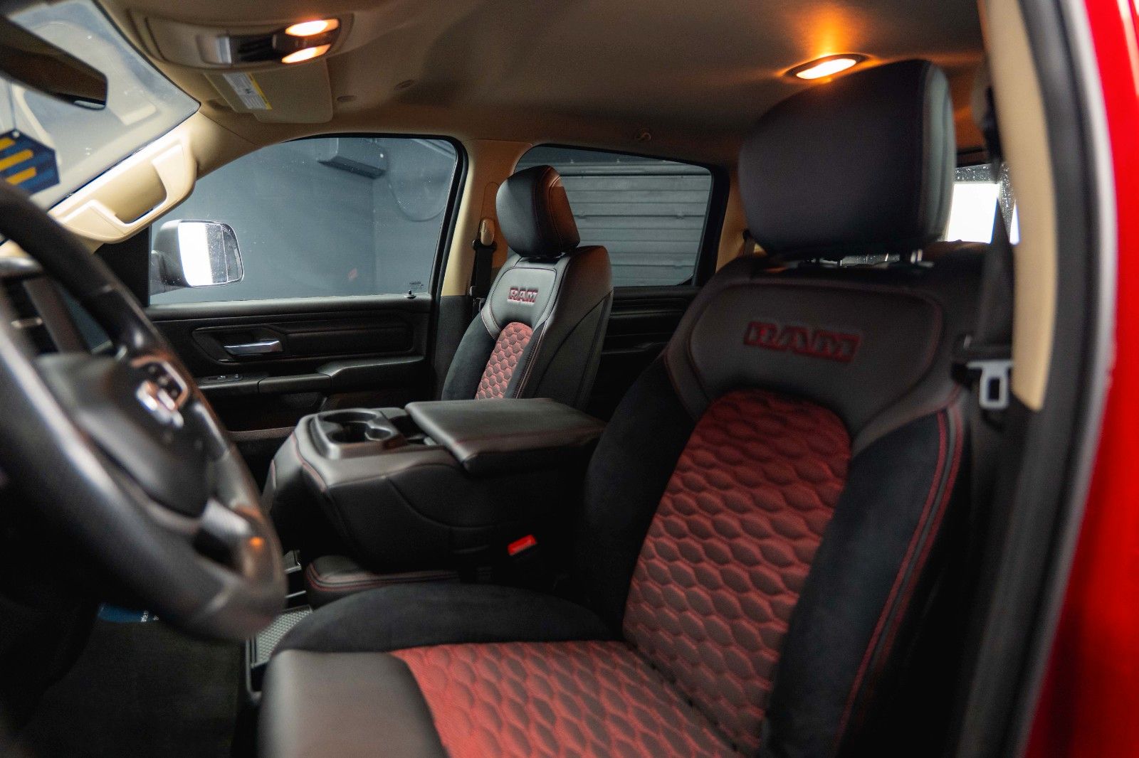 Fahrzeugabbildung Dodge RAM 5.7 V8 HEMI 4x4 RED DEVIL LONGBED Offroad