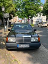Mercedes-Benz Mercedes - Benz E -Klasse 300 - gebrauchte Mercedes-Benz E 300 aus dem Jahr 1991