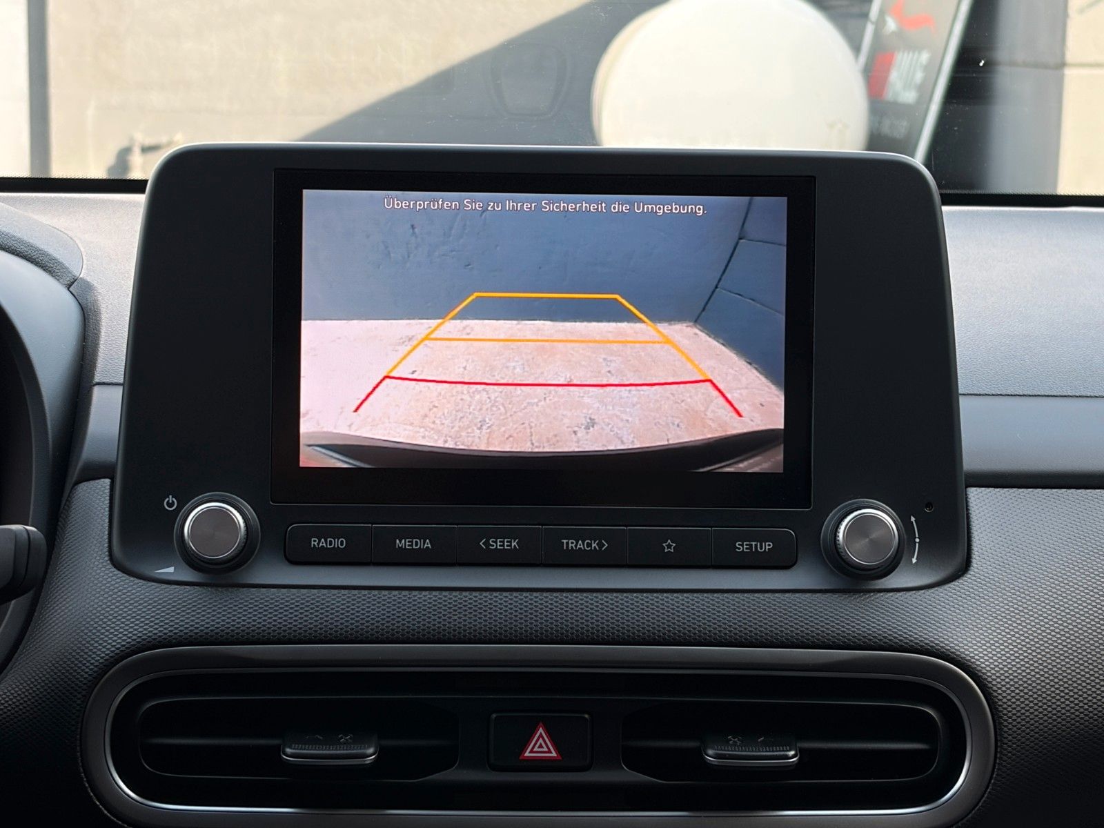 Fahrzeugabbildung Hyundai KONA E Select SHZ LHZ LKA LFA ACC Navi CarPlay