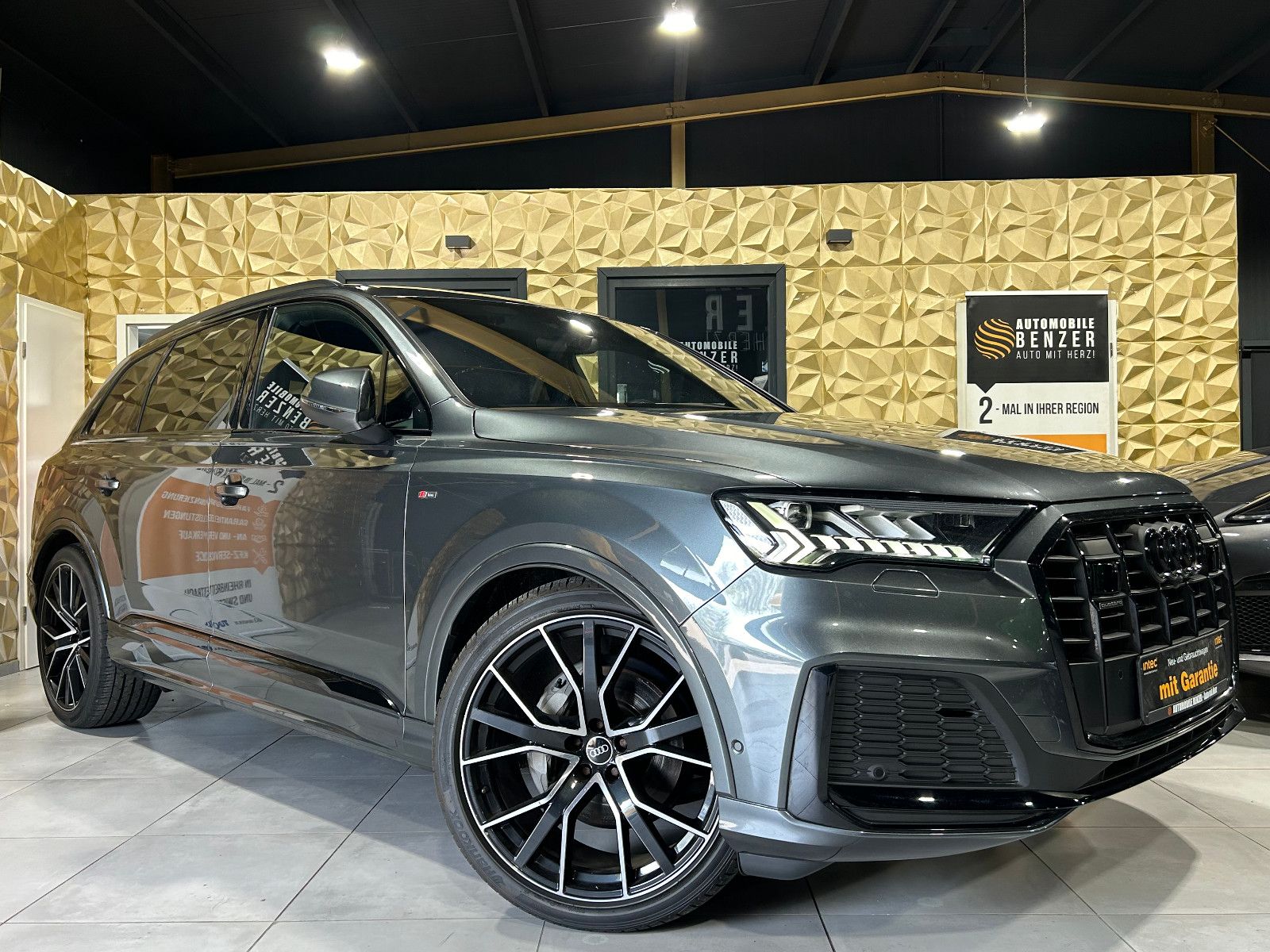 Fahrzeugabbildung Audi Q7 50 TDI quattro/S-LINE/HEAD-UP/COMPETITION/NAV