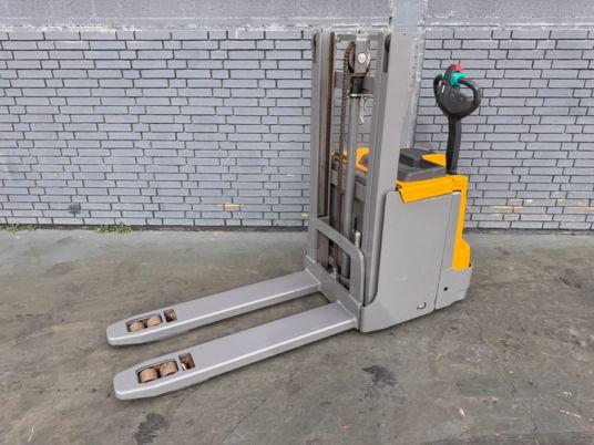 Jungheinrich EJD 220 Baujahr 2019 Stunden 3539 HH 2,1M