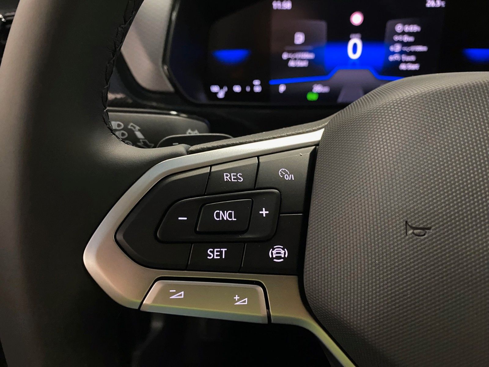 Fahrzeugabbildung Volkswagen T-Cross 1.0 TSI DSG Life mit MATRIX LED+KAMERA+
