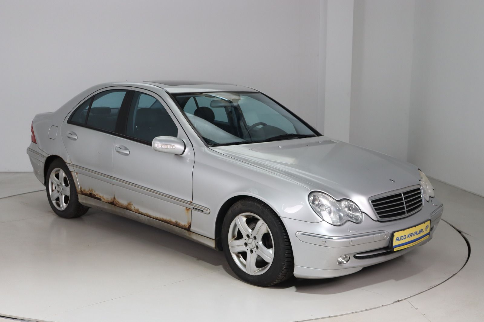 Fahrzeugabbildung Mercedes-Benz C 320 AVANTGARDE 1. Hand * Xenon * Leder * Navi