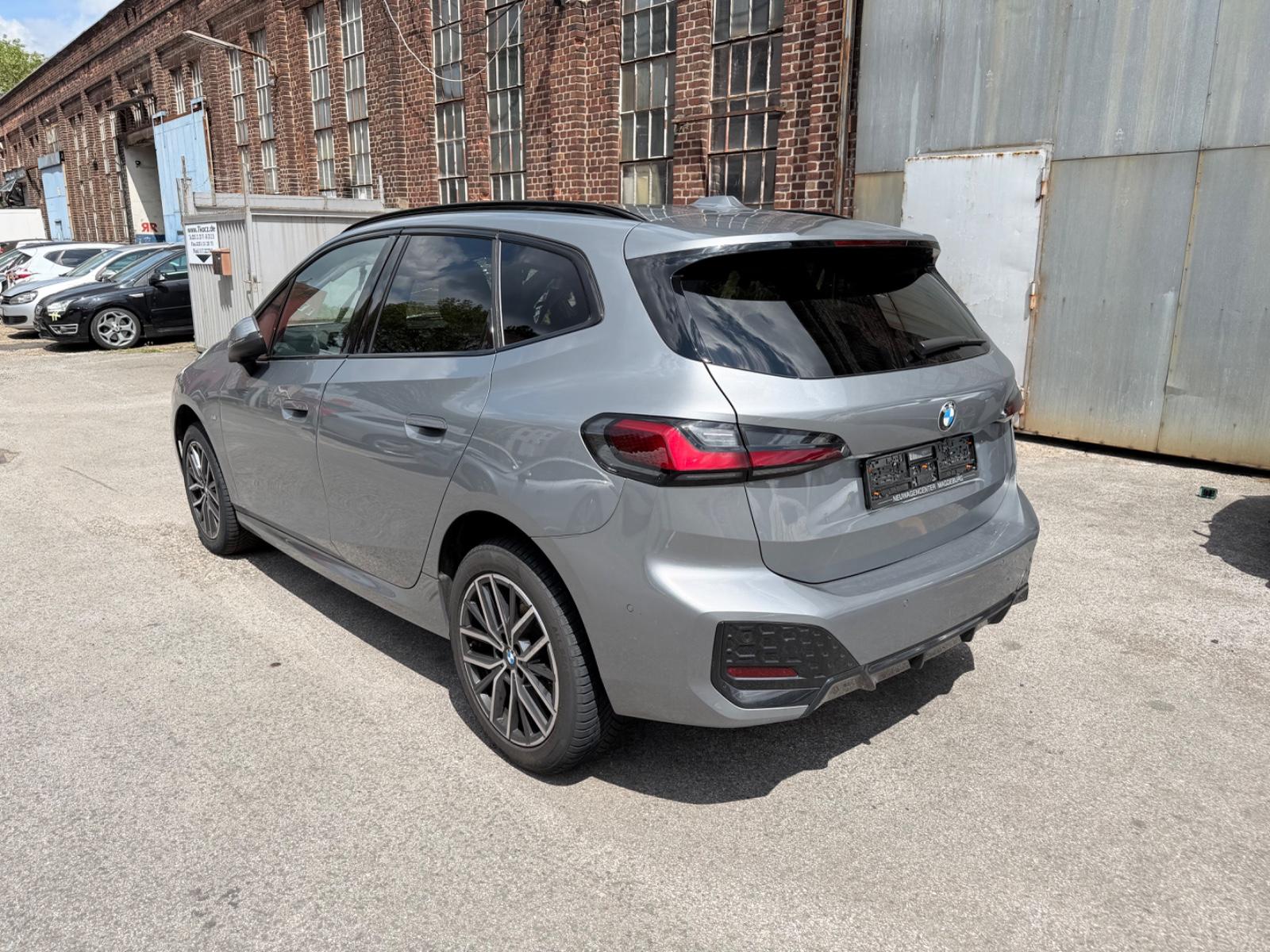 BMW 218i Tourer Autom Voll M Sport Luxury Leder Pano